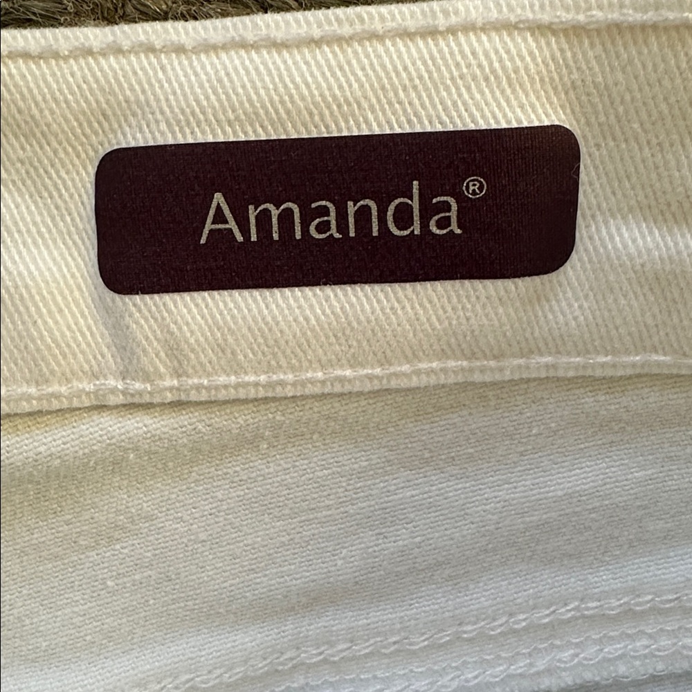 NWT Gloria Vanderbilt Amanda White Denim Jeans - Picture 5 of 9
